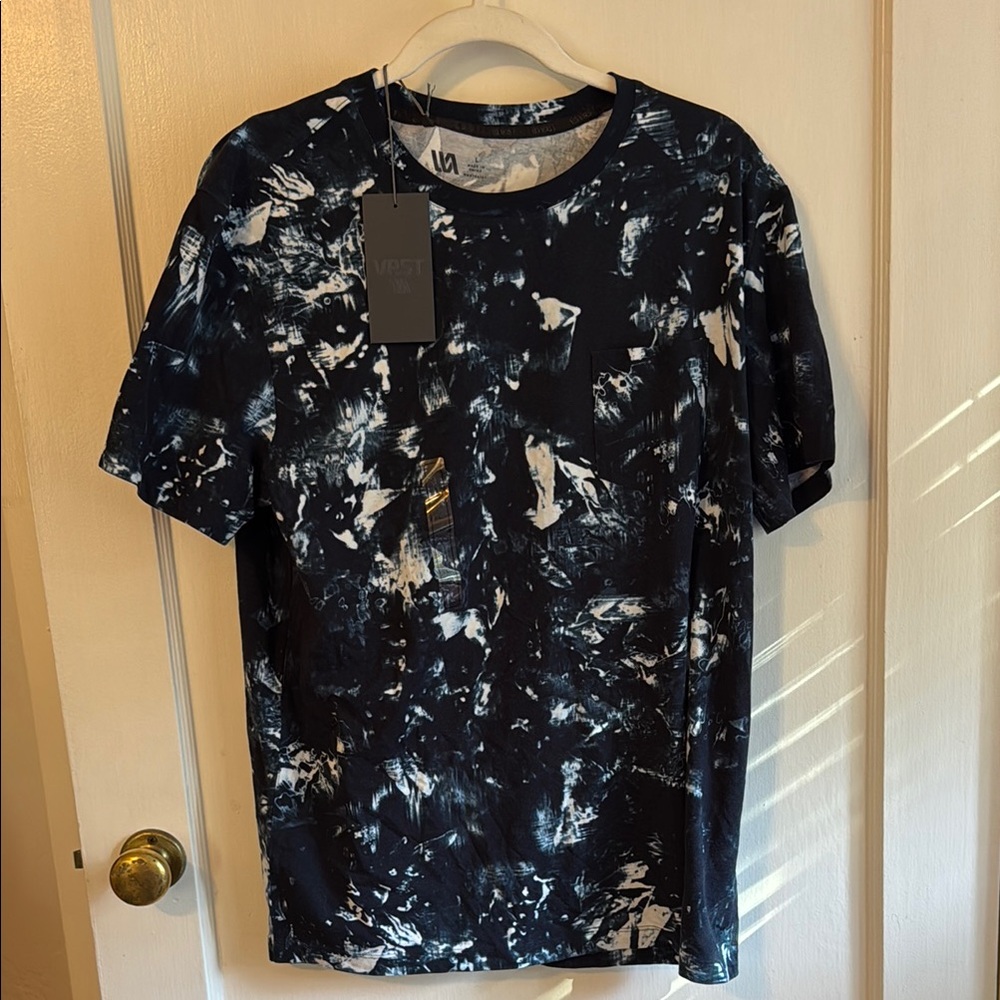 VRST Men's Blue and White T-Shirt